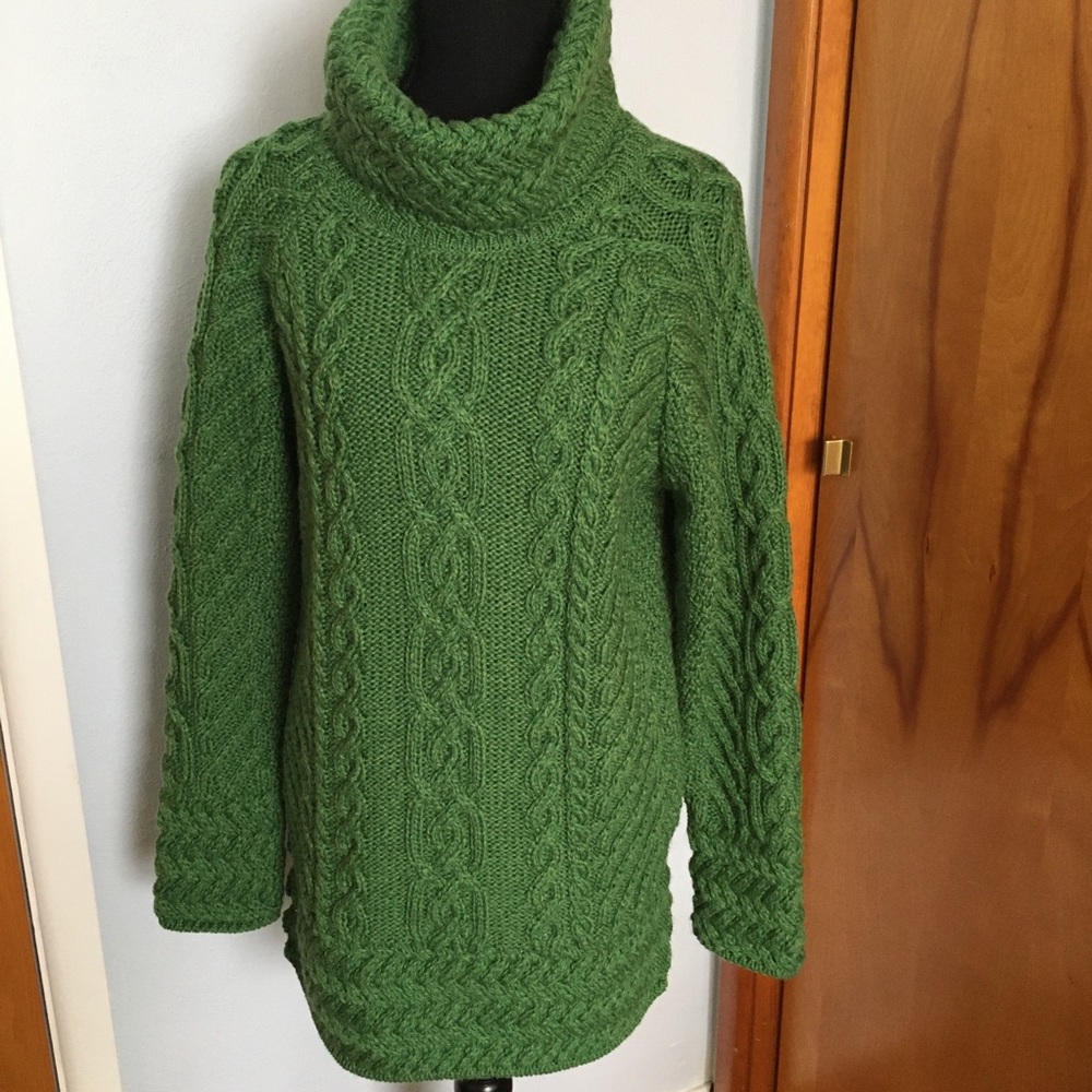 Saol Ireland brand Green Cable Knit Sweater